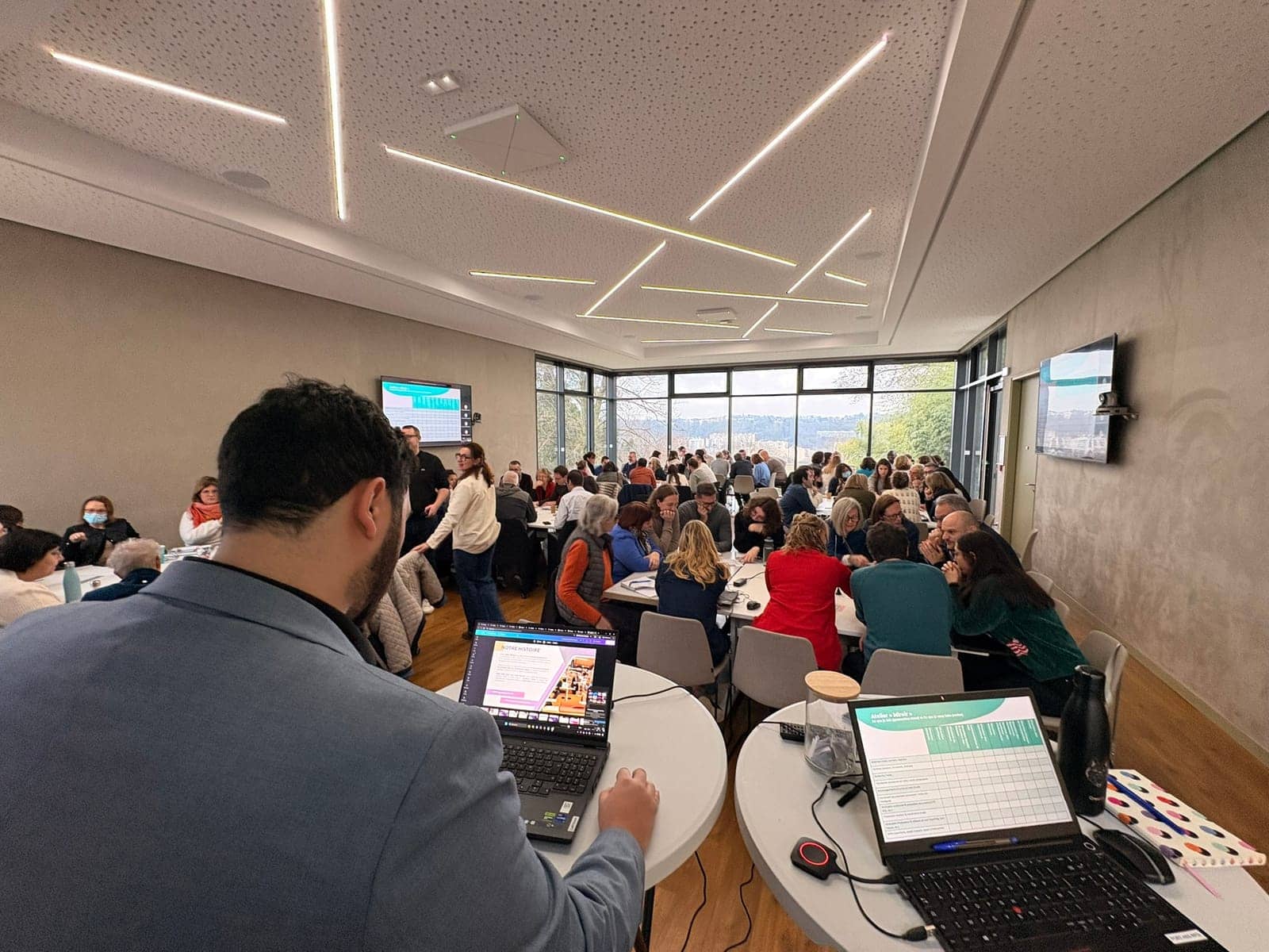 Grande session de formation IA animée par Astrobia devant des dizaines de professionnels